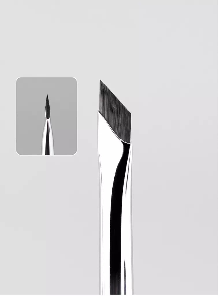 Hermania Ultra Thin Angled Liner Brush - E34